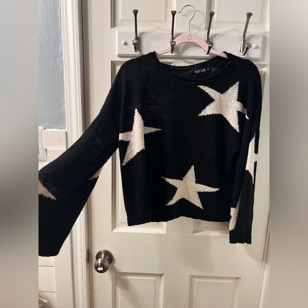 Light weight star sweater